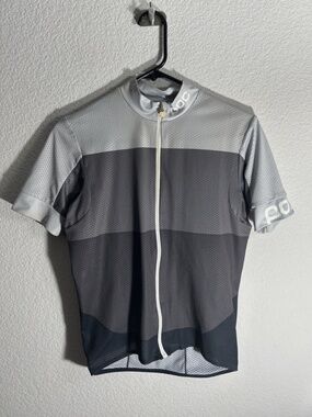 POC Men's M Essential Logo Road Cycling Jersey Hydrogen Two Tone Gray Fendo